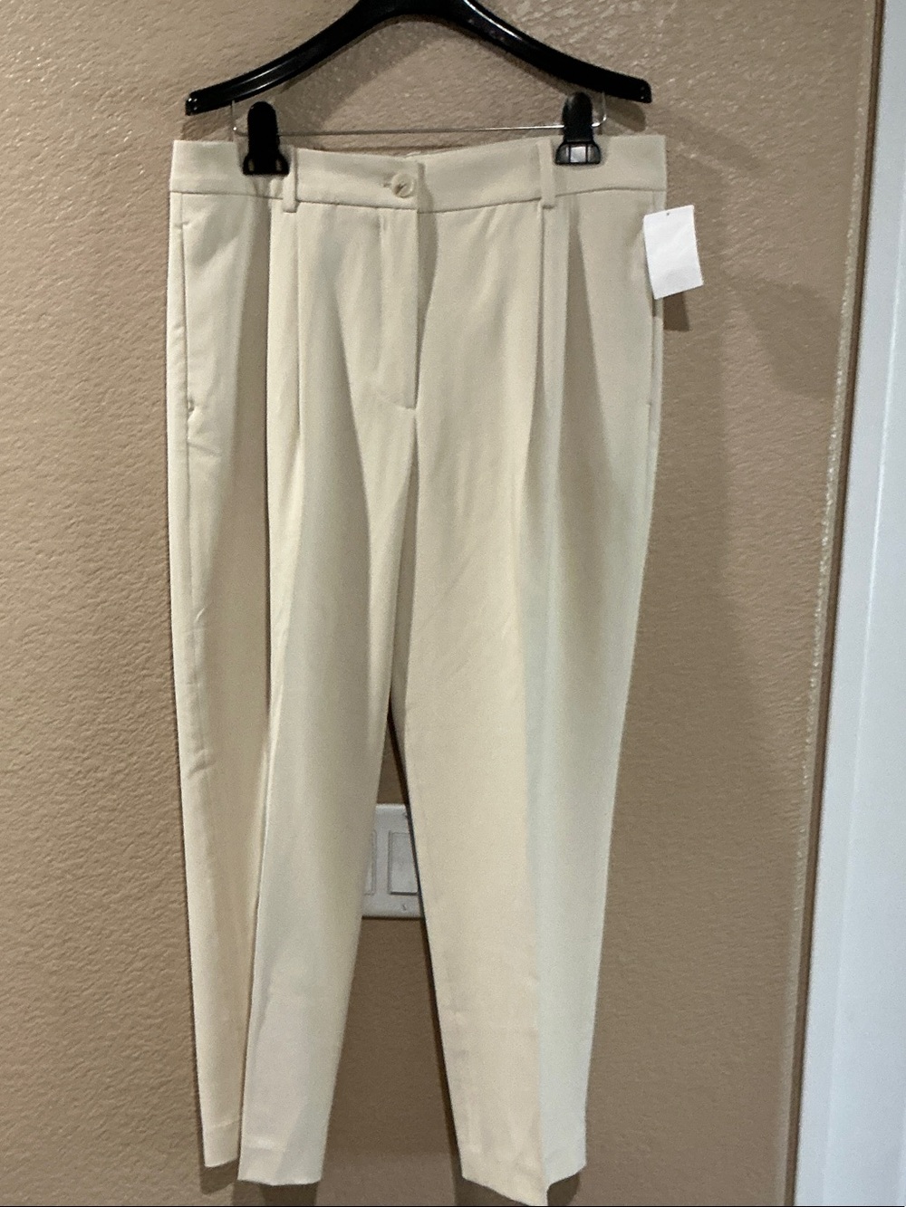 H&M Cream Cropped Pleat-Front Trousers